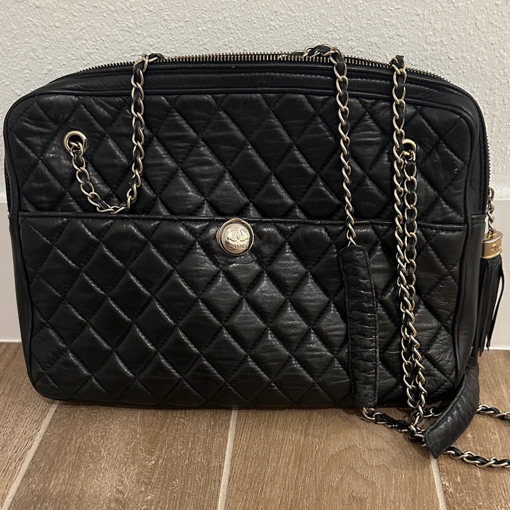 Elegant Black Quilted Chain Shoulder Bag
